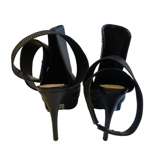 GIANNI BINI Black Ankle Strap Stiletto Heel Booties Women’s Size 5.5 - Picture 3 of 12